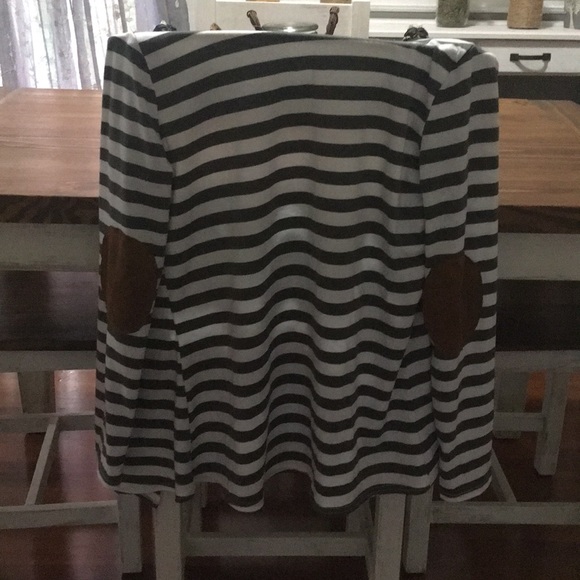 NWOT Cardigan size small - Picture 2 of 2